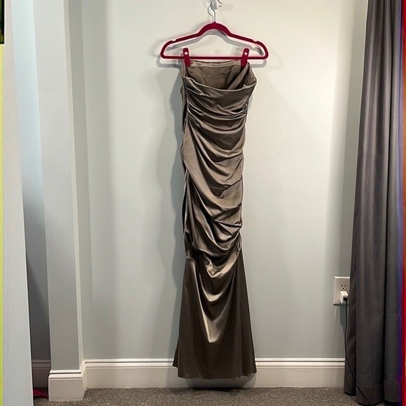 Vera Wang Lavender Label stone tucked charmeuse strapless gown S - Picture 4 of 4